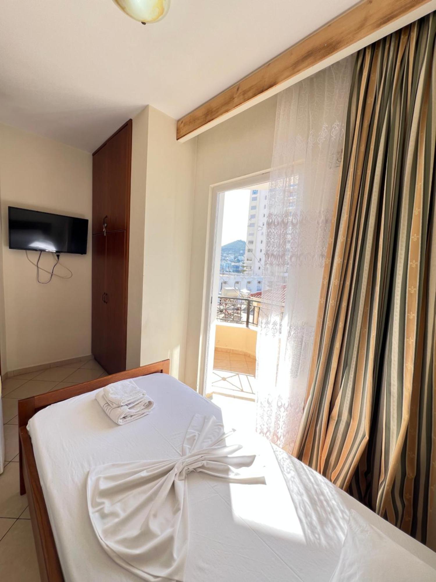 Hotel Veli Sarandë Exterior foto