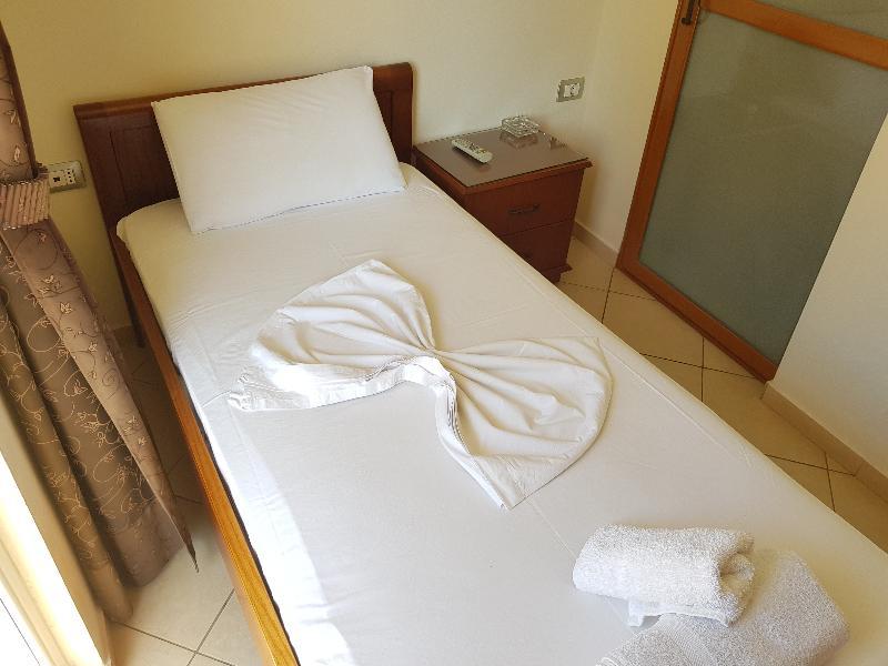 Hotel Veli Sarandë Exterior foto